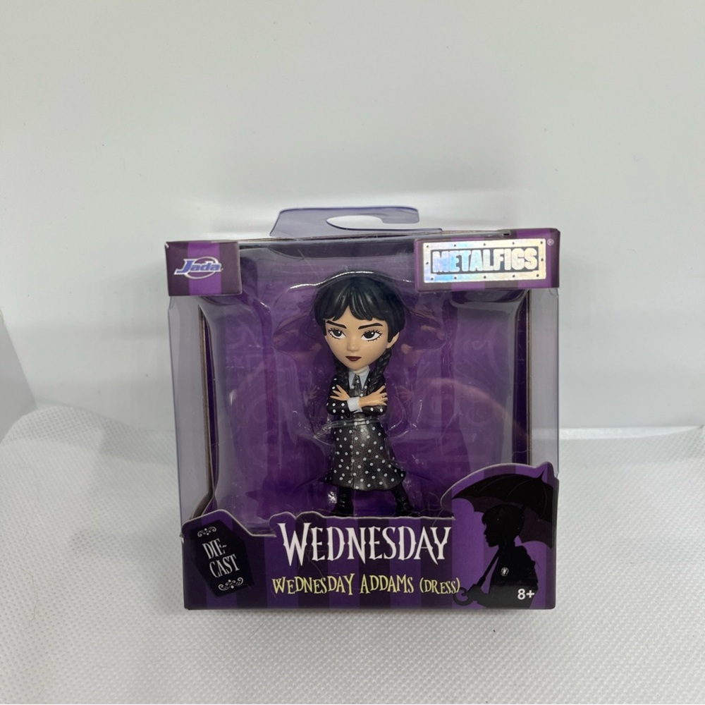 NEW, Jada Metalfigs WEDNESDAY ADDAMS IN UNIFORM Diecast Figure The Addams Family